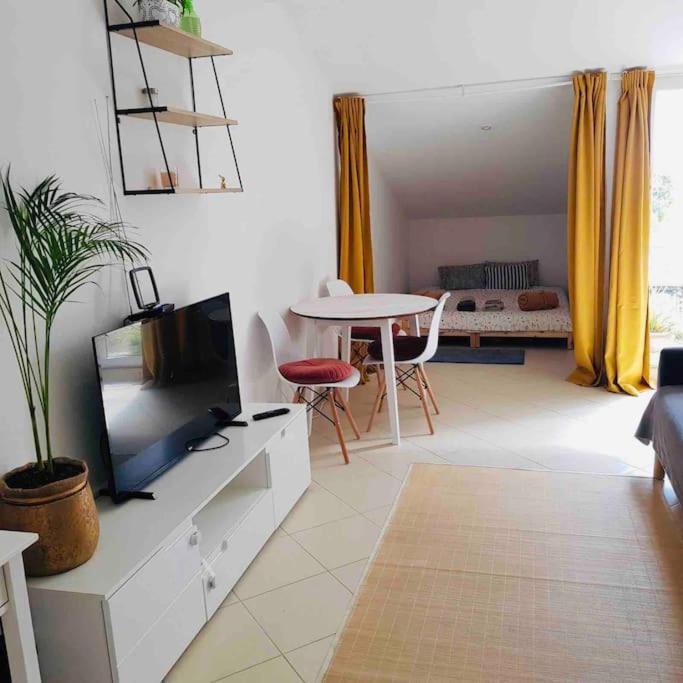 Studio Stella Apartment โรวีน ภายนอก รูปภาพ